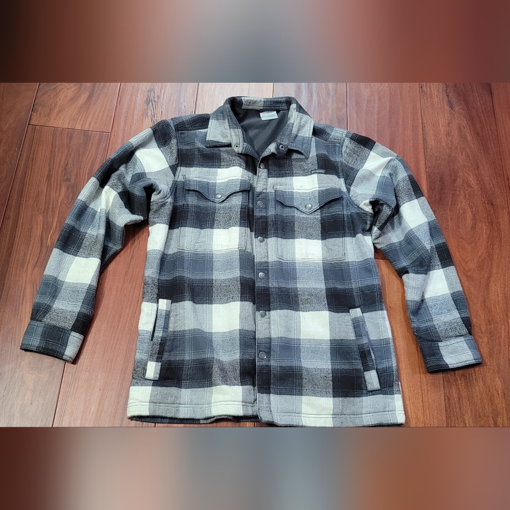 Columbia Shirt Medium